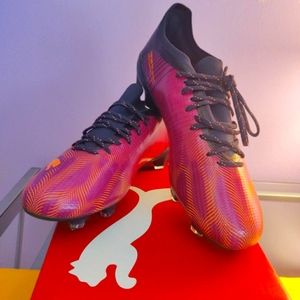 Soccer cleats- puma ultra 2.4 Fairground/AG. Good condition. Retail $150-$180.